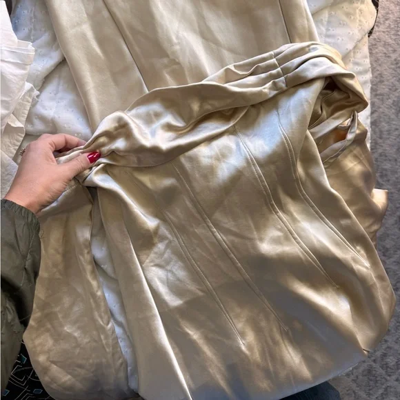 Meshki Giselle Off Shoulder Dress- Tags On - Picture 6 of 6